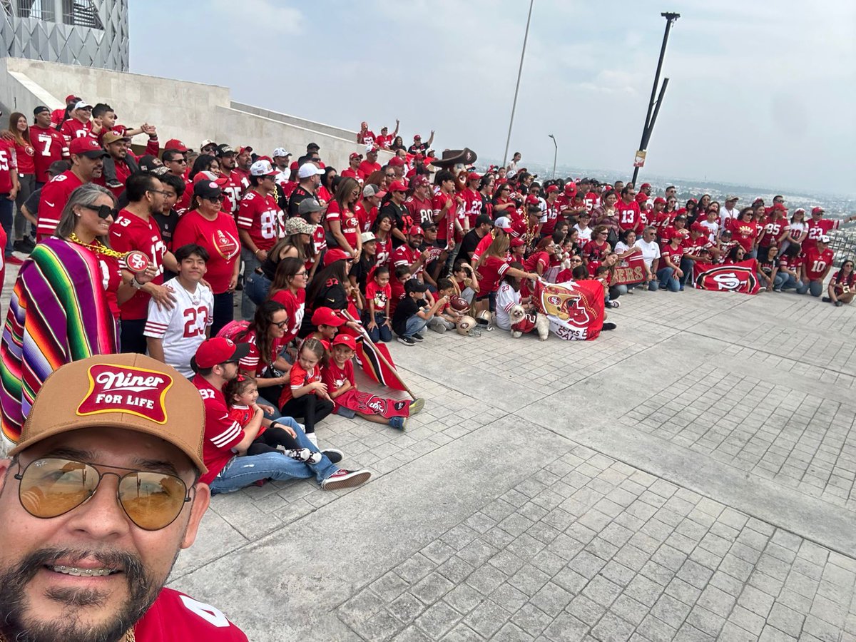 carrizalez21's tweet photo. #foximpactonfl #FoxImpactoNFL @pepesegarra @rgarciaochoa @JosePabloCoello Niners desde Saltillo https://t.co/Nu141vaZTo