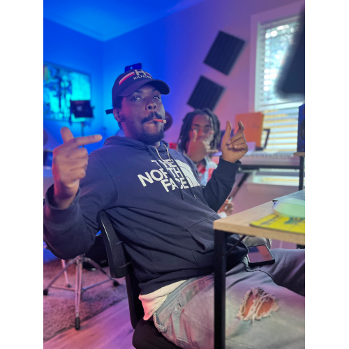 RomeoDaProducer's tweet image. Just swapped out the whole stack of old beats for new beats 🎶🎛️

Buy a Beat:
beatstars.com/romeodaproducer

#MemphisMusic #Beats #TrapBeats