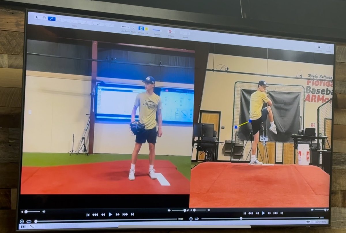 OliverDean09's tweet photo. Had an amazing weekend with Randy, Alan and Amy at the Florida Baseball ARMory. Can’t wait to get started on training. 
@JRudd_Scout @jakerobbins49 @FlatgroundApp @FlatgroundBats @ArmoryFlorida @RandySullivanPT https://t.co/sD9IK2nddQ