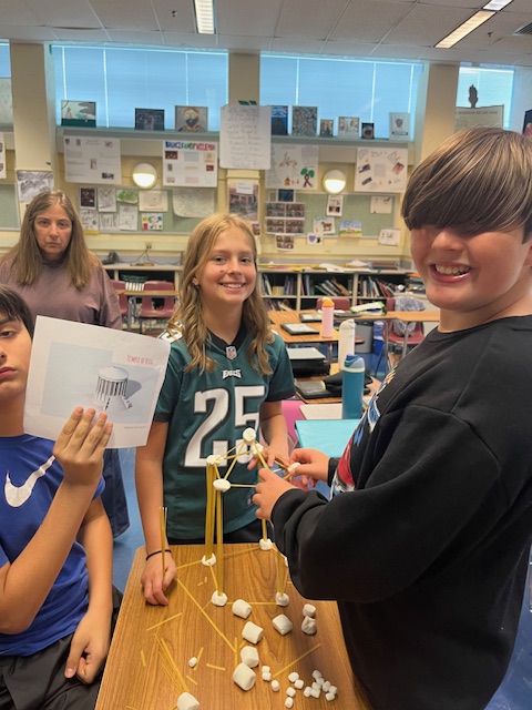 WVMSDragons's tweet image. 🏛️ 7th grade Latin students applied their knowledge of Roman architecture by recreating temples from the Roman Forum using spaghetti and marshmallows. A creative way to bring classical civilization to life! #LatinClass #WVMS #LMSD