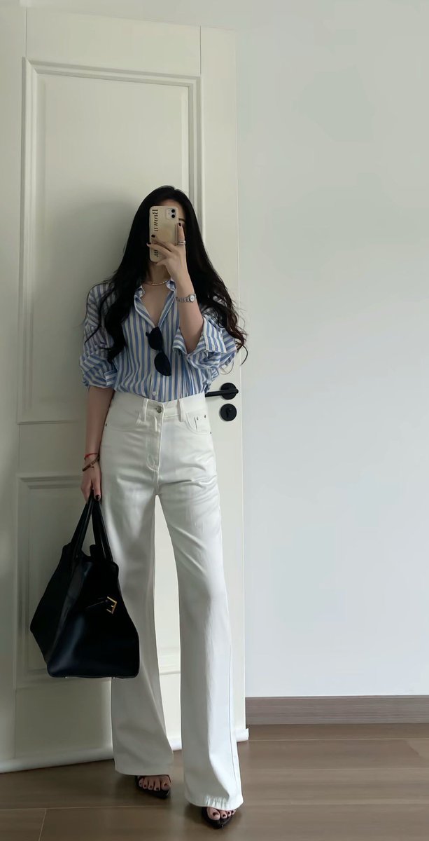 Clean girl outfit 

Thread