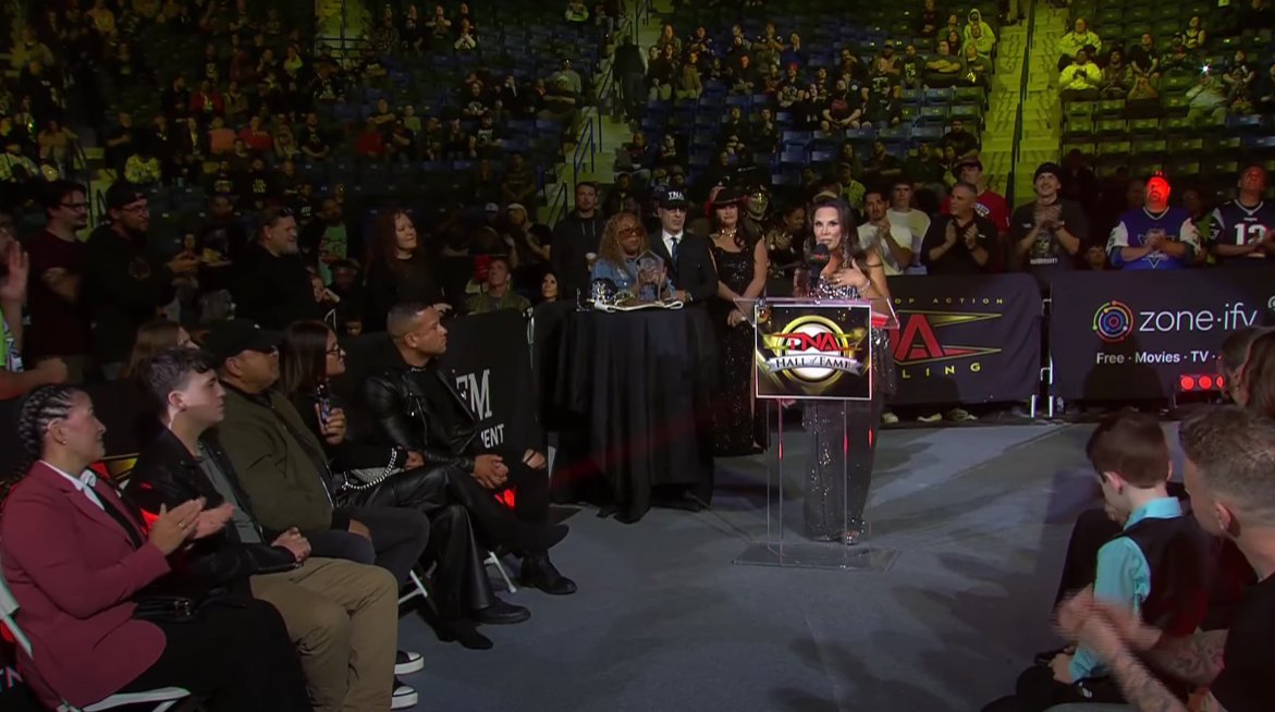dosdossolodos's tweet image. TNA celebra su PPV más importante del año: #TNABoundForGlory

Antes del show, la ceremonia de su Salón de Fama con las Beautiful People y Mickie James. La cobertura y resultados del show acá:

dosdossolodos.com/2025/10/12/res…