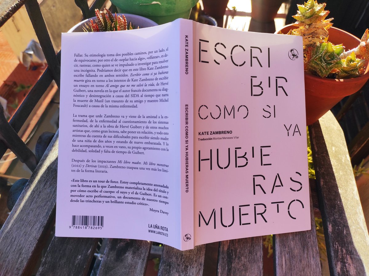 ladylibrorojo's tweet image. &quot;Escribir como manera de marcar un &quot;yo&quot; antes de que se extinga&quot;
#ECsyHM #KateZambreno @launarota

Escribir---como---manera---de---marcar---un---&quot;yo&quot;---antes---de---que---se---extinga
#boom 💥
#boom 💥
#boom 💥

Qué placer siempre leer a Kate ❤️