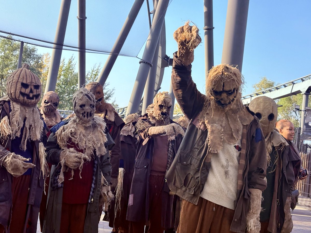 zachariahassler's tweet image. So Cold It’s Scary 🥶#spookyseason 
#themeparks #rollercoasters #hyperia