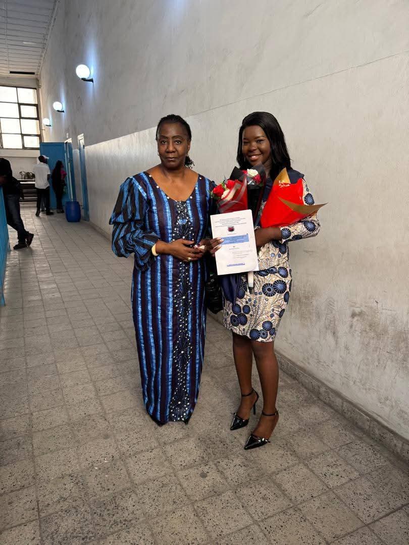 Issaaruna1's tweet image. #RDC: La fille, de Chérubin Okende Senga Ancien Membre de l&apos;Assemblée Nationale, a défendu son mémoire à l&apos;absence de son père💔, ce dernier a été  assassiné par le pouvoir en place de Mr Tshilombo, l&apos;auteur principal de ce parricide c&apos;est le jeune frère du président de la…