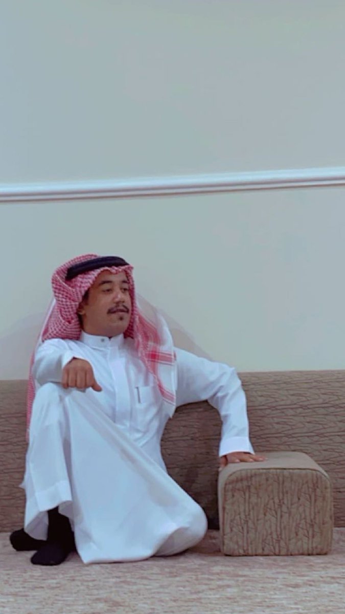 badr33's tweet photo. من عرفتك يا الـمبهم الحلو الانيس 
و انته بلا ( بدر الـمحمد ) و كيّه 

خليتن اسهى ولا اتعوذ من ابليس 
و انسى هلي و عزوتي ولا تهيا 

مع ان لي عزوة و لابة نواميس 
ضياغمٍ تارد حياض الـمنية 

بس انت حبك راثعن بالـمقاييس 
مثر على ربعي و مثر عليّا .

بدر البطيني ✍️ .. https://t.co/eVWBAeytpk