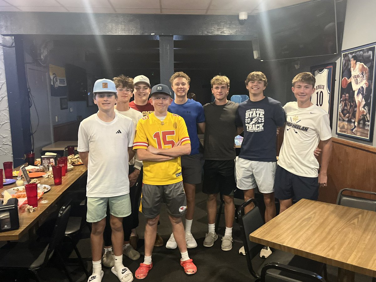 Some awesome guys here.  A little pizza and wings to celebrate a fun fall golf season.  If you need a scramble partner, hit these guys up.  They can play!!