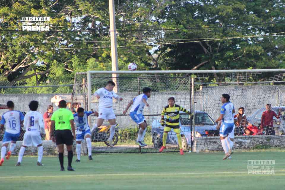 PDigitalOriente's tweet photo. ¡TRIUNFO DE INFARTO! 🚨⚽️ #LobosDeDzitás derrotó 3-2 a #PachucaTemax de visitante en la Liga Intermedia Estatal. Emociones, penales fallados y una defensa sólida.
Lee la nota con doblete de Cañas y el gol de Herrera:
🔗https://t.co/jJnTBXhrBp
#digitaldelorienteprensa https://t.co/3hUeyvv3hD