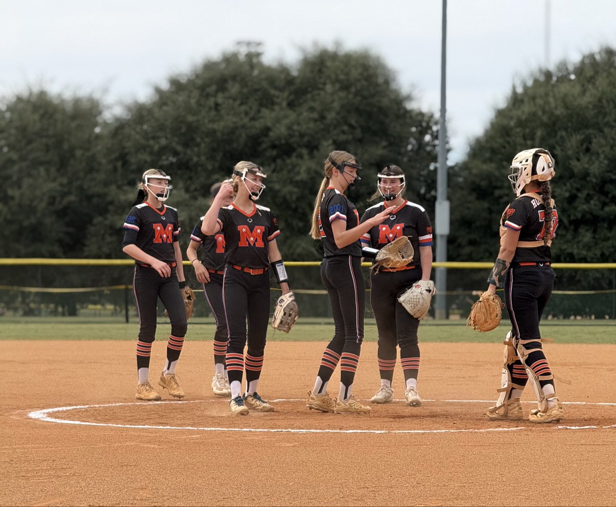 mojogriebe's tweet photo. We saw some great competition this weekend!! Ended the weekend 3-2. Unfortunately, the outcome wasn't what we planned. But, our girls fought through some tough calls and had some great tests at using the next pitch & play mentality.
#alwayssomethingtolearn #nextpitch #nextplay https://t.co/ekX7sBfFkl