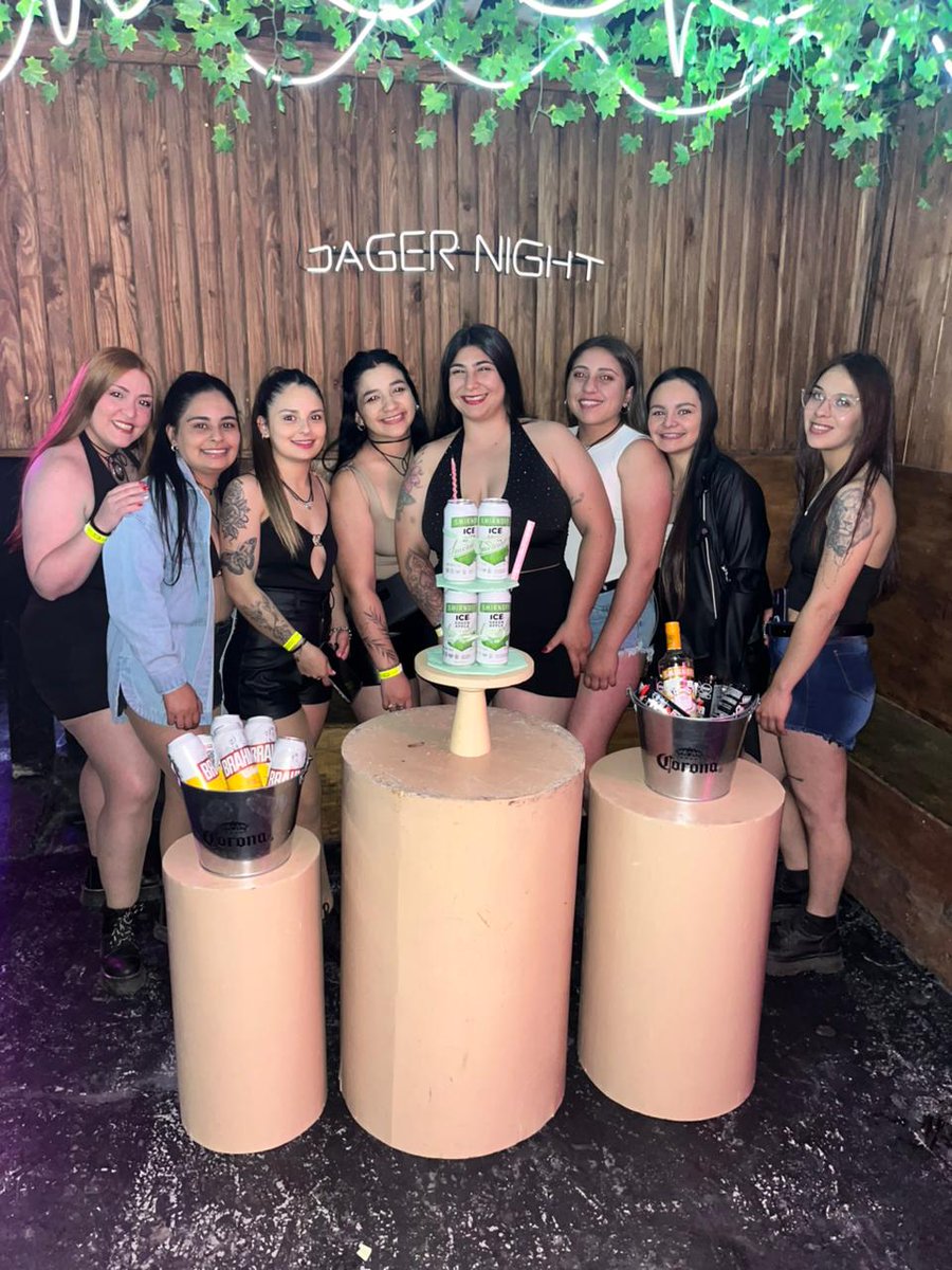 oconnellprii's tweet photo. Divertidas, locas , compañeras , buenas personas , diría tantas cosas de estas personitas que me acompañan todos los días de mí vida  y tengo el privilegio de decir que son mis amigas 🥹 LAS AMOOO💘 💘 https://t.co/Lh7XfnQESj