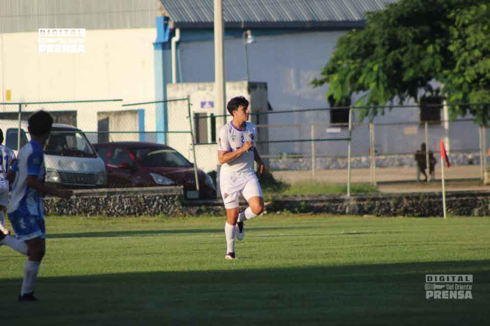PDigitalOriente's tweet photo. ¡TRIUNFO DE INFARTO! 🚨⚽️ #LobosDeDzitás derrotó 3-2 a #PachucaTemax de visitante en la Liga Intermedia Estatal. Emociones, penales fallados y una defensa sólida.
Lee la nota con doblete de Cañas y el gol de Herrera:
🔗https://t.co/jJnTBXhrBp
#digitaldelorienteprensa https://t.co/3hUeyvv3hD