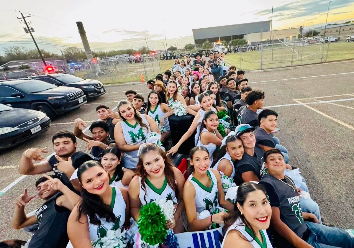 Wolverine Cheer 💚💕📣 tweet media