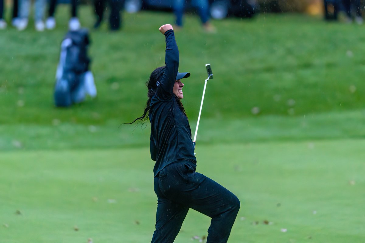 CNE_Sports's tweet photo. 🏆 NUMBER ONE!

Congrats to @UNESports' Abby Flanagan on winning the first-ever #CNE Women's Golf Individual Medalist Award - ON A DOUBLE PLAYOFF with a birdie on Hole 18 to take it!

#LeadAsONE | #ONENewEngland https://t.co/1LugxBVqX0