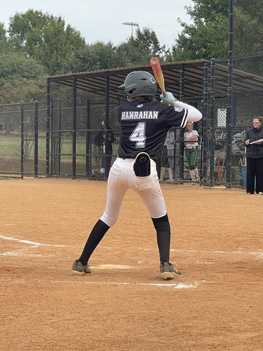 HaileyHan44's tweet image. Back on the field this weekend. Playing with many teams with great talent!  Highlight of this weekend was some diving grabs at 2 (unfortunately no footage) and I took away the shutout with a 2 run RBI! 
#softballhighlights #bomberssoftball #Secondbase #softball #evoshield