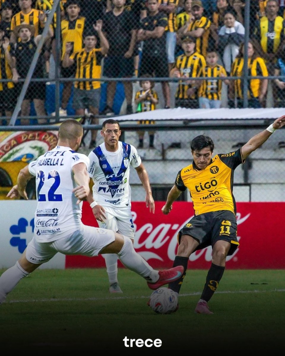 trecepy's tweet image. 🟡⚫️ ¡Todo igualado en Villeta!

🏹 Guaraní y Ameliano igualaron 1-1 en un partido cargado de intensidad por la fecha 16 del Clausura.

👉🏼 Alexandro Maidana adelantó al Aborigen, pero en tiempo agregado, Jorge Sanguina marcó de penal y rescató un punto para el elenco celeste.

👉🏻…