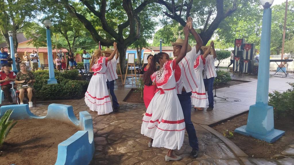 esnaido's tweet photo. En el día de hoy se le da la bienvenida a los Delegados que participaran en el 26 Congreso Nacional de Historia que se efectuará del 13 al 15 de octubre en #LasTunas. #PorLasTunasLaVictoria #SíSePuede #PorUn26EnEl26  #DeporteLasTunas https://t.co/Cu9OEhjwyN