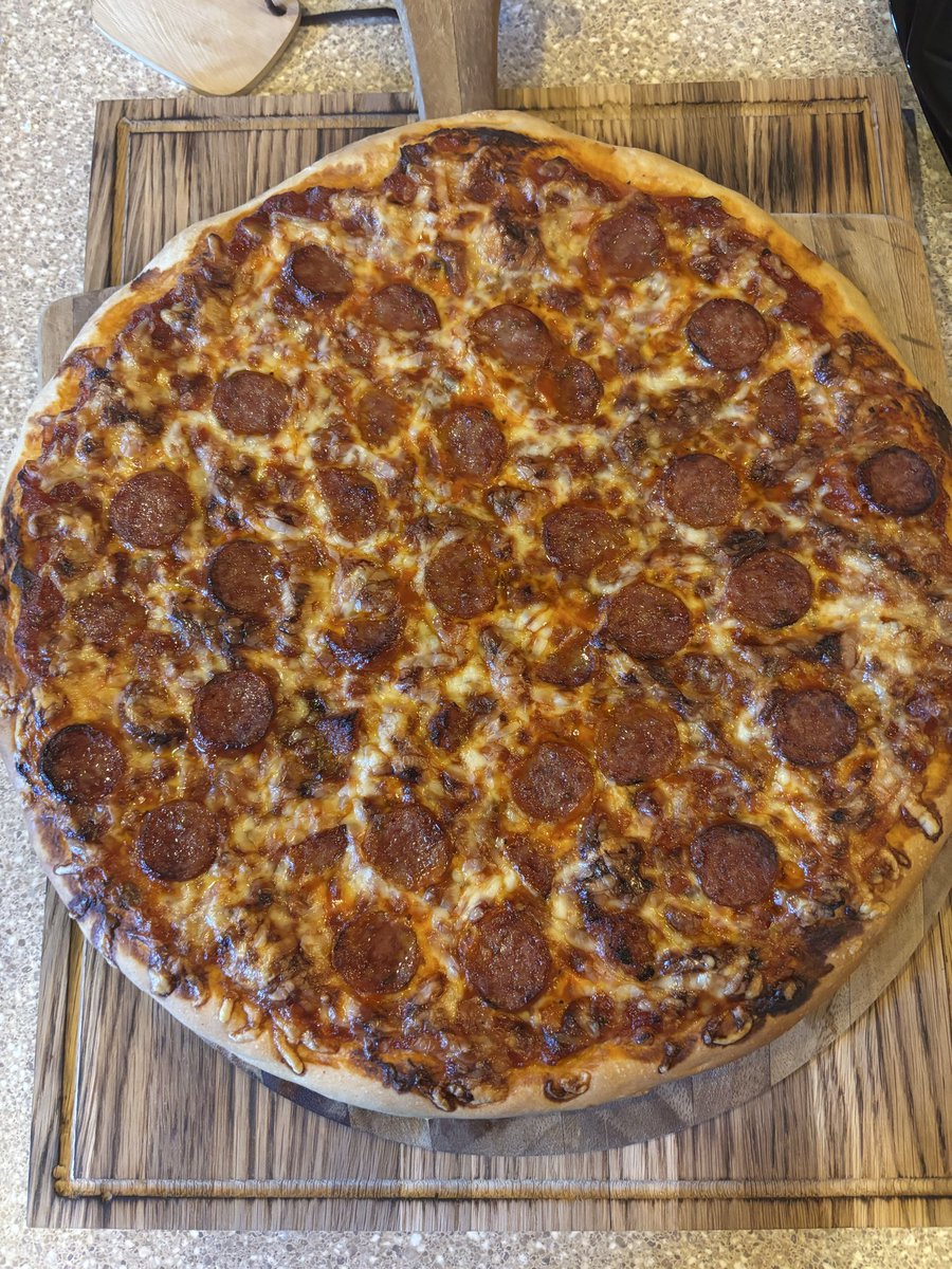 BurninTRanch's tweet image. Wow, just wow. Best pizza we have made. Couple minor tweaks needed, but very minor. Dayummmm 😋