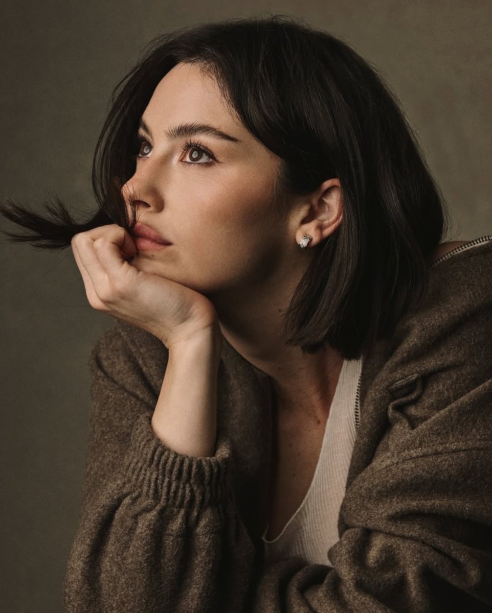 GRAClENATION's tweet image. Gracie for Brilliant Minds, photographed by Jake Rosenberg 🤎