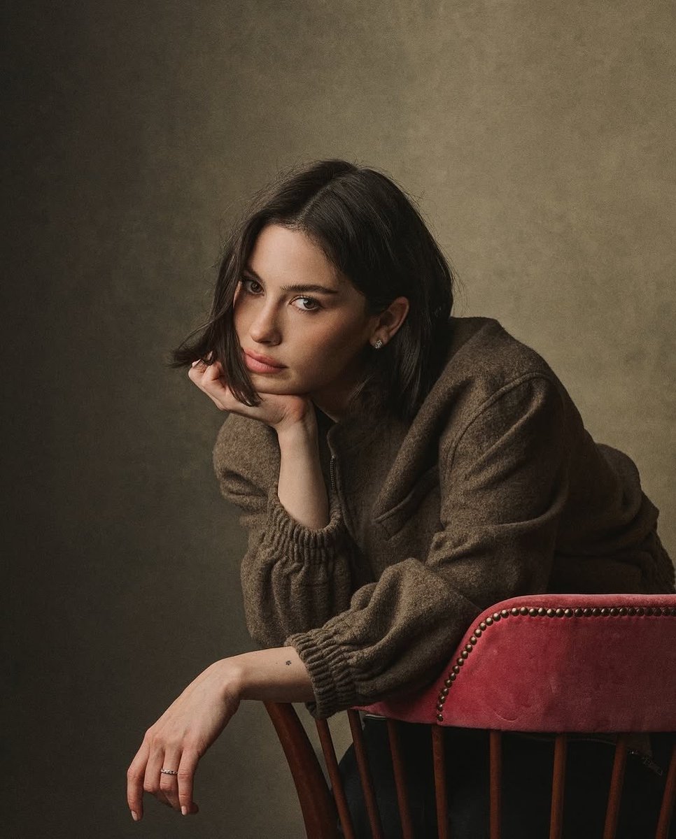 GRAClENATION's tweet image. Gracie for Brilliant Minds, photographed by Jake Rosenberg 🤎