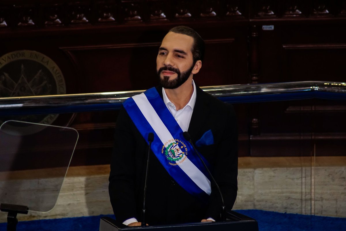 ¿Por qué en todo caso no le dieron el Nobel de la Paz a <a href="/nayibbukele/">Nayib Bukele</a> que pacificó un país y logró que El Salvador sea el país más seguro del continente? Me dirán con razón que no tiene impacto internacional, pero si es por eso, al menos hizo algo concreto.