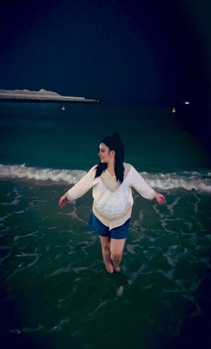 hojayeva_e_'s tweet photo. The sky, the sea and me….. https://t.co/l4zkd5S5B6