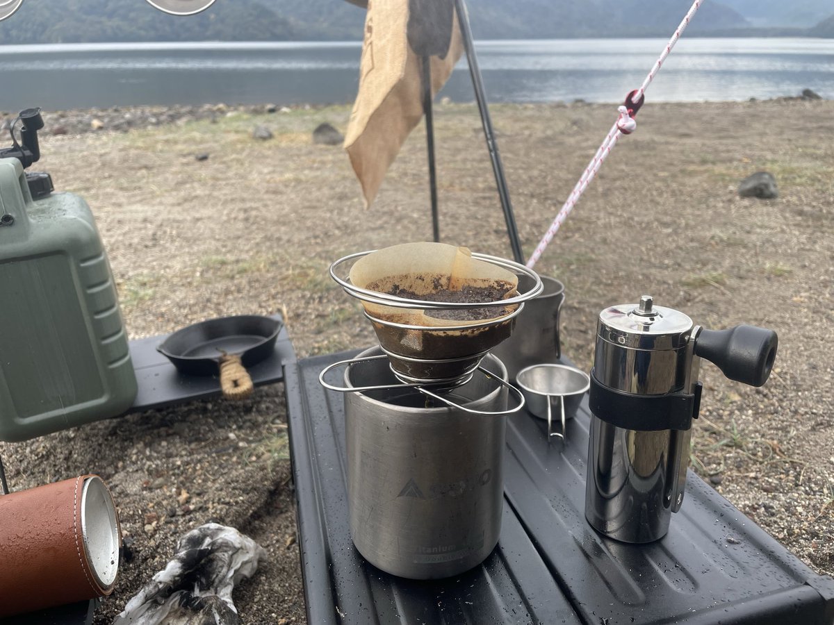 ブロックチェーンEXPO でいただいたノベルティ、 うっかりカバンに入れっぱなしだったので👀　湯呑みでお茶🫖いただきます。（からの起きぬけ珈琲タイム）