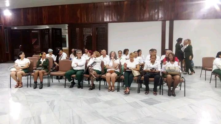Trabajadores del Banco Popular de Ahorro se sumaron este fin de semana al festejo  del día del trabajador bancario a celebrarse este lunes 13 de octubre. El Salón de los Vitrales de la Plaza de la Revolución Antonio Maceo de #SantiagoDeCuba acogió el acto de reconocimientos.
