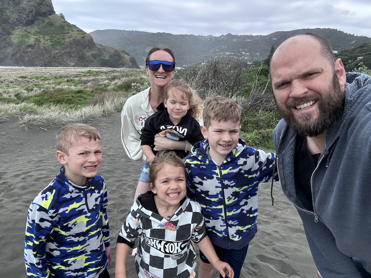 _FatSweatyDad's tweet photo. Great day yesterday at Piha Beach https://t.co/6wL9Ivplda