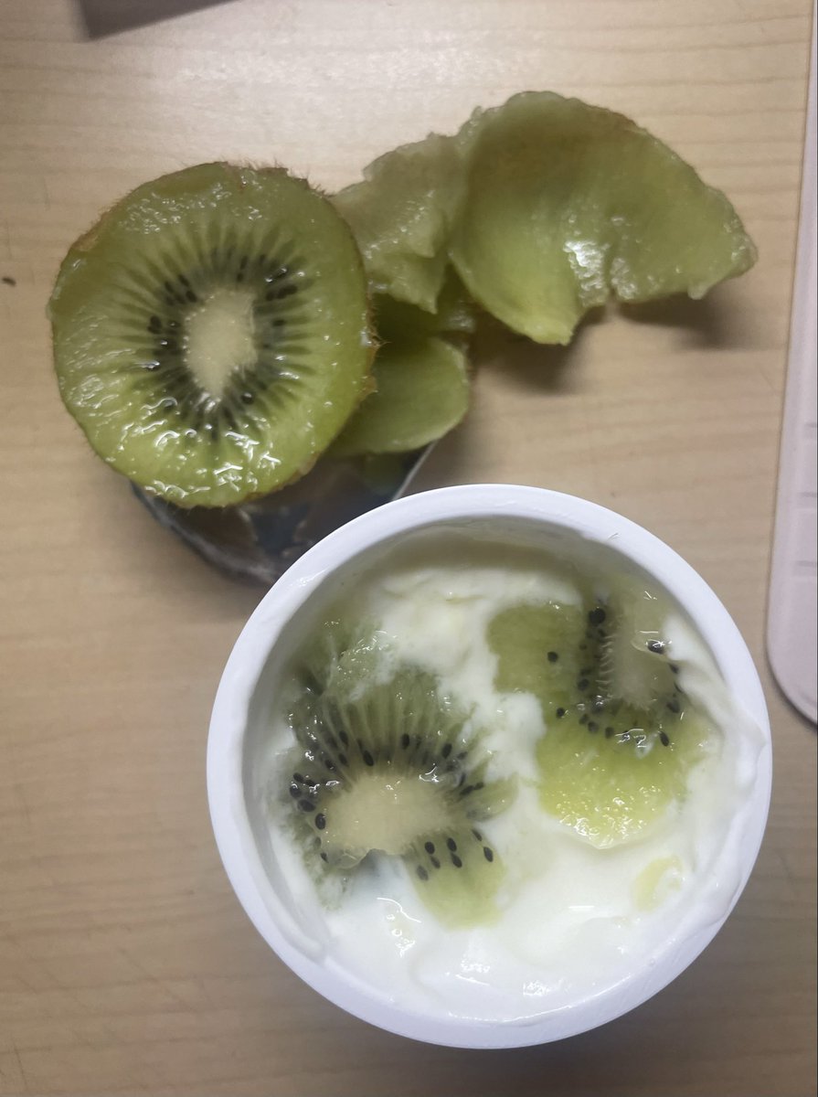 飲控DAY1:
福樂真的比希臘式好吃。
希臘式酸到很臭。