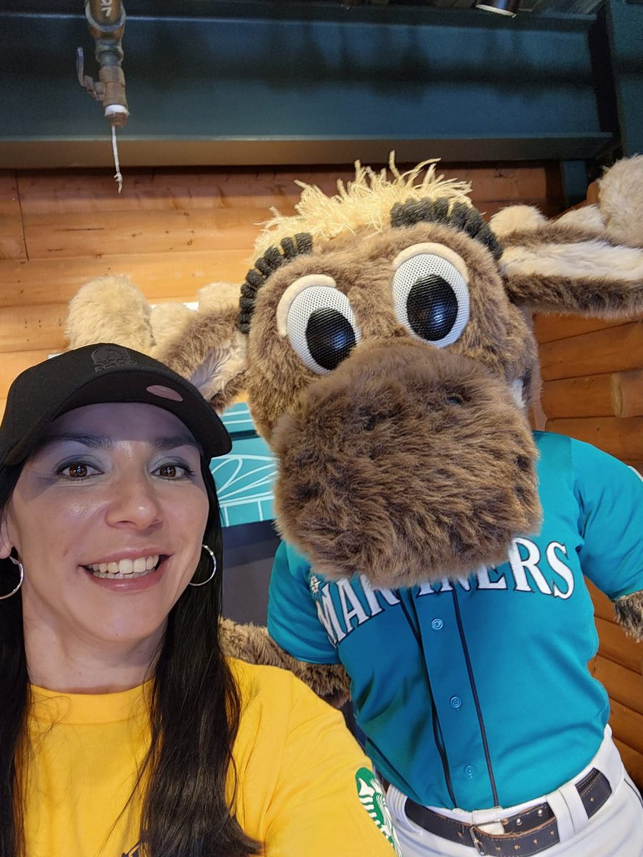 RLGG82's tweet image. Let&apos;s go #Mariners @Mariners @MarinerMoose #ALCS ⚾️🥇✨️