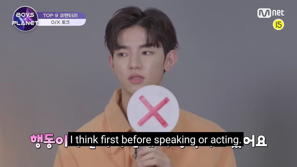 Need people to stop insulting ZH’s intelligence fr.. this is literally him on his first day at work. Hao is one of the smartest idols I’ve ever known, he knows what he’s doing, he knows these fansigns are being recorded and whatever he said will be public consumption.