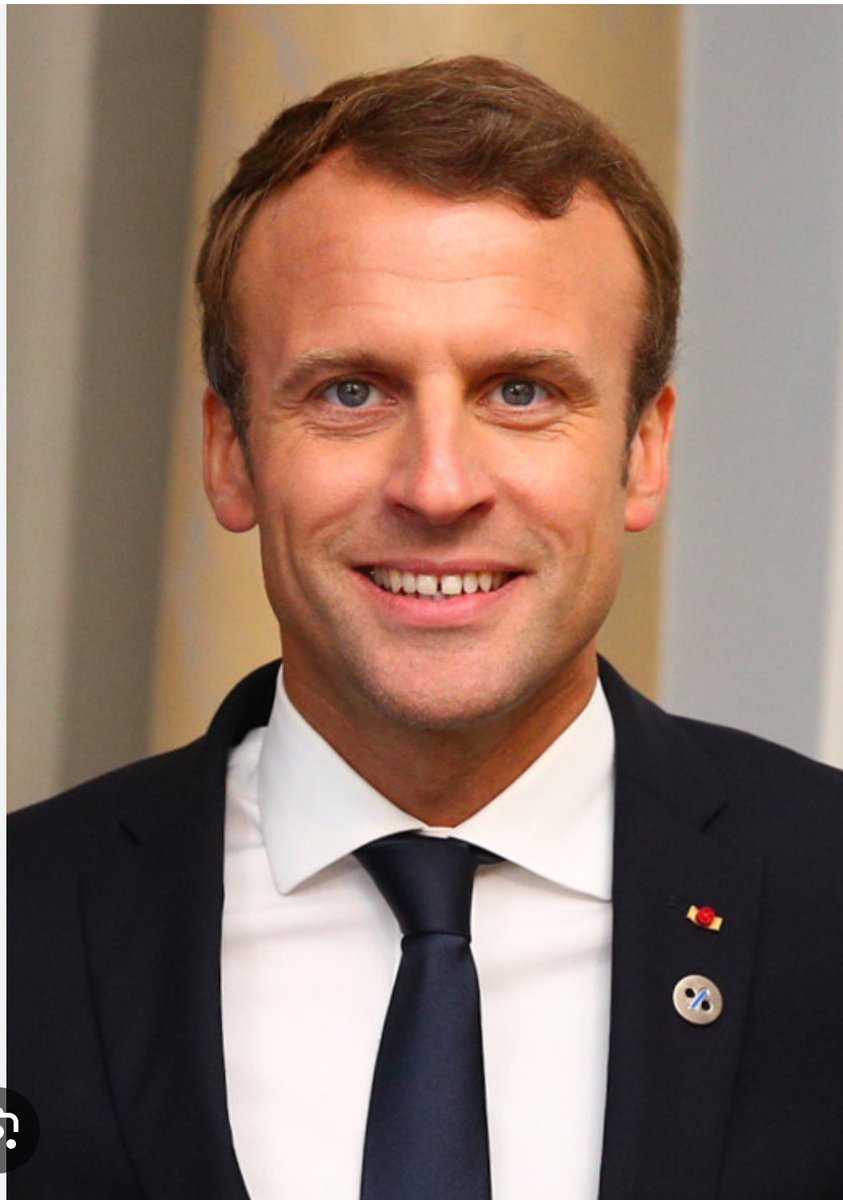 tokwauluaena2's tweet image. #RDC L’EUR de @EmmanuelMacron face à la #Russie de #Poutine
La grenouille qui voulait se faire aussi grosse que le bœuf.
&amp;lt;….elle enfla si fort qu’elle creva. &amp;gt;