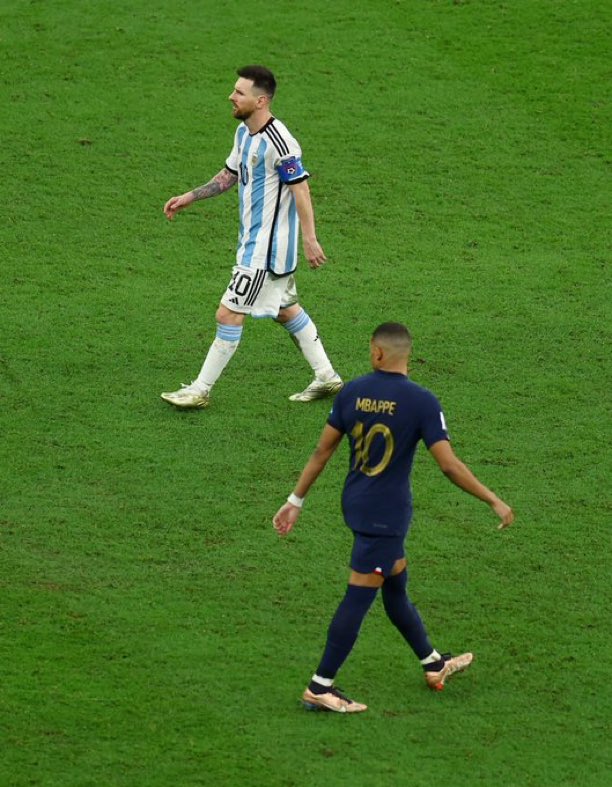 Somhiseremfcb's tweet photo. 🗣️Kylian Mbappé: “¿Final del Mundial? Argentina merecía ganar, fue superior durante todo el partido”.

"En una final no piensas en marcar, sino en ganarla. Fue un partido loco que Argentina mereció ganar, fueron superiores durante todo el encuentro. https://t.co/GagqItSnIi
