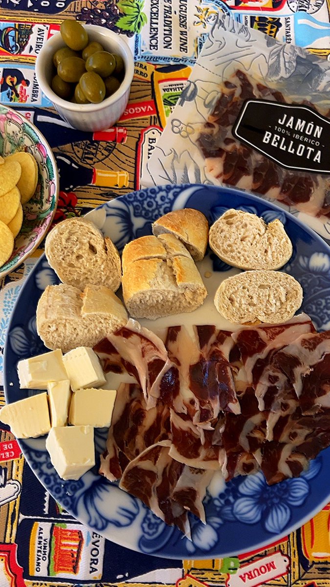 Larga vida al jamón crudo