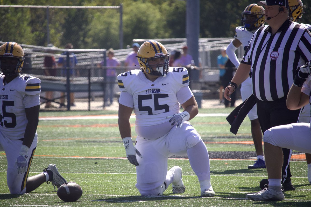 ‼️Mid season tape ‼️
C/O 27
305lbs 
6’1
13 TFLS 
7 SACKS
hudl.com/v/2SxmQe