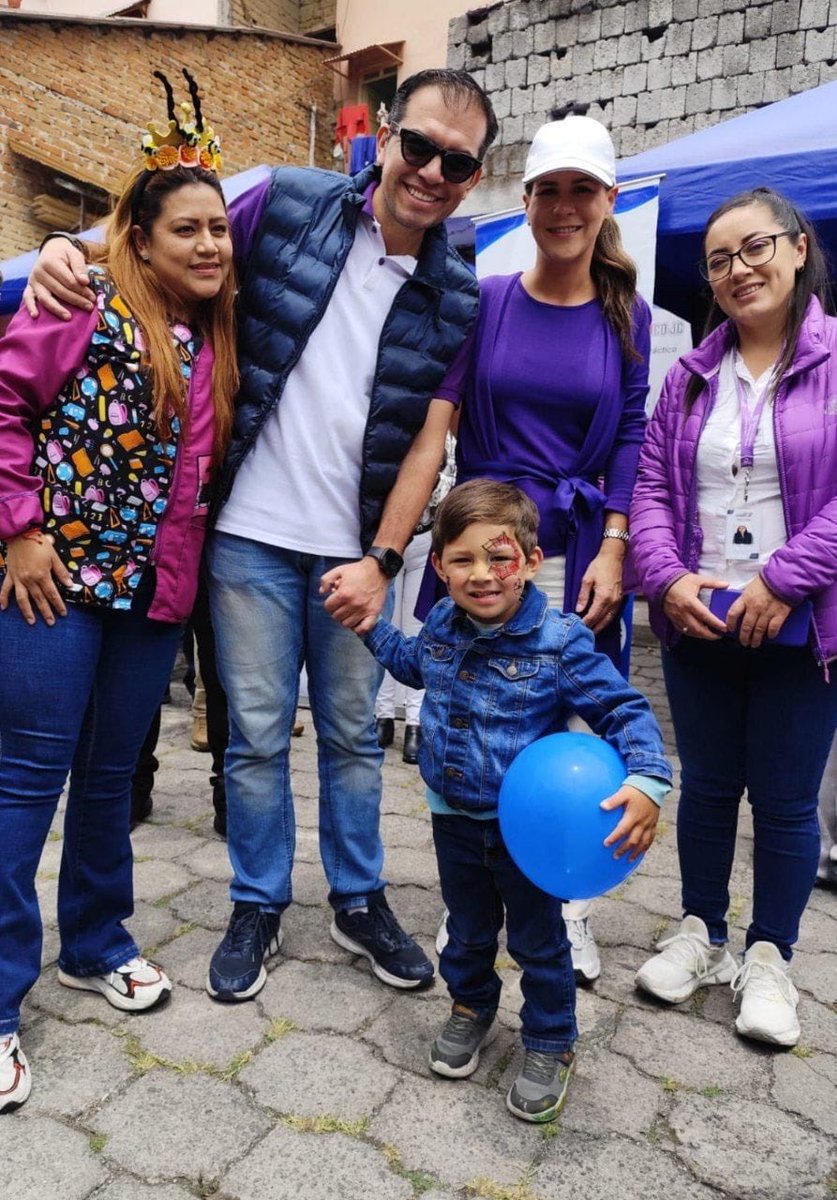 Hoy las Brigadas Sociales por el #ElNuevoEcuador en La Tola. 

Acercamos los servicios públicos a la comunidad con actividades, atención y espacios para toda la familia.

¡Nuestro trabajo en territorio no se detiene!