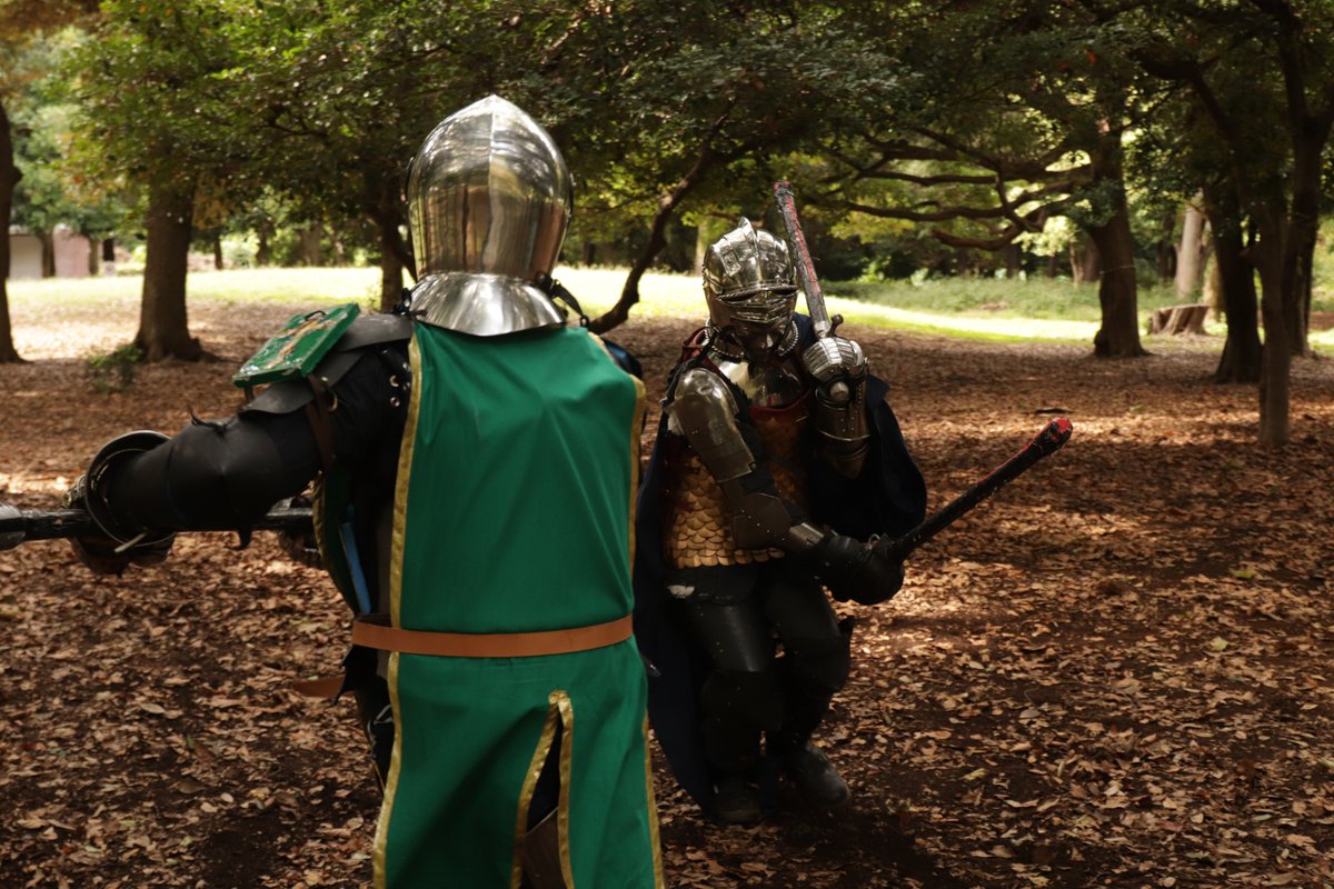 昨日はヘヴィファイトの日でした。
あーまーまにあ(<a href="/Armor_mania/">あーまーまにあ  佐藤周祐</a> )師製作のラメラーアーマーを着ての参戦。
強化樹脂製なので軽い。金属プレートアーマー族からすると、ウィンドブレーカー着てるくらいの重量感で快適！