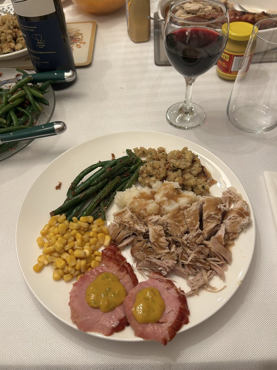 Rob4Ajax's tweet image. Moderate amounts of gravy were used tonight. Extra spicy mustard though! Happy Thanksgiving folks!