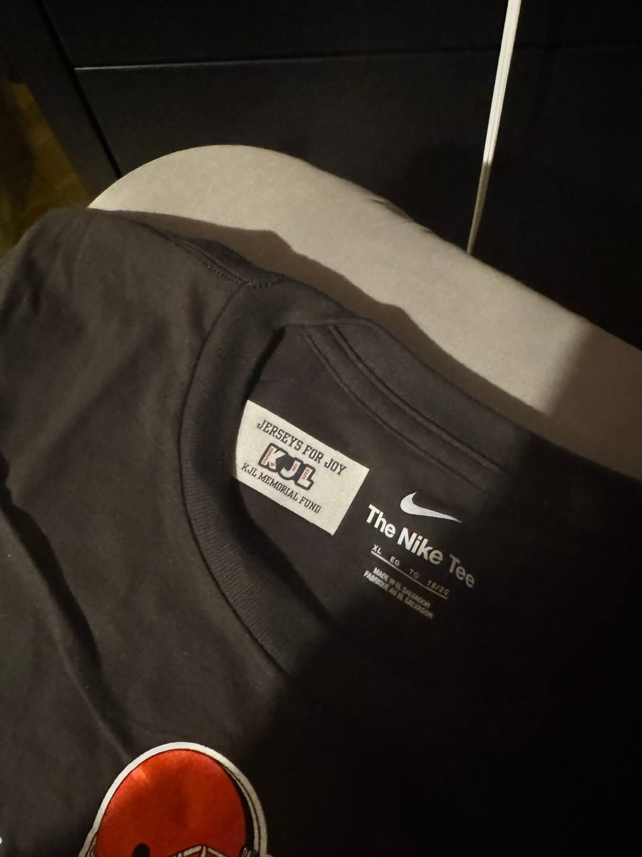 KJL Memorial Fund Update:

Prepping our first Jerseys for Joy boxes to go out this week!! ❤️ 

NOMINATE HERE: docs.google.com/forms/d/12G43_…