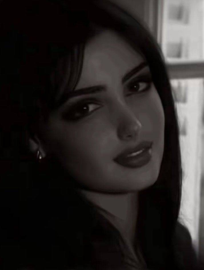 باقي معي ضحكه ،، لكن بدون صوت "
حاول يشوها ،،، ،،، الزمان ولاقوى ""✨