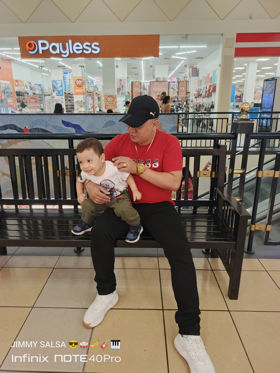 JIMMYSALSA8's tweet photo. ❤️🖤 mi leoncito 🎈 https://t.co/pReCxfDNp6