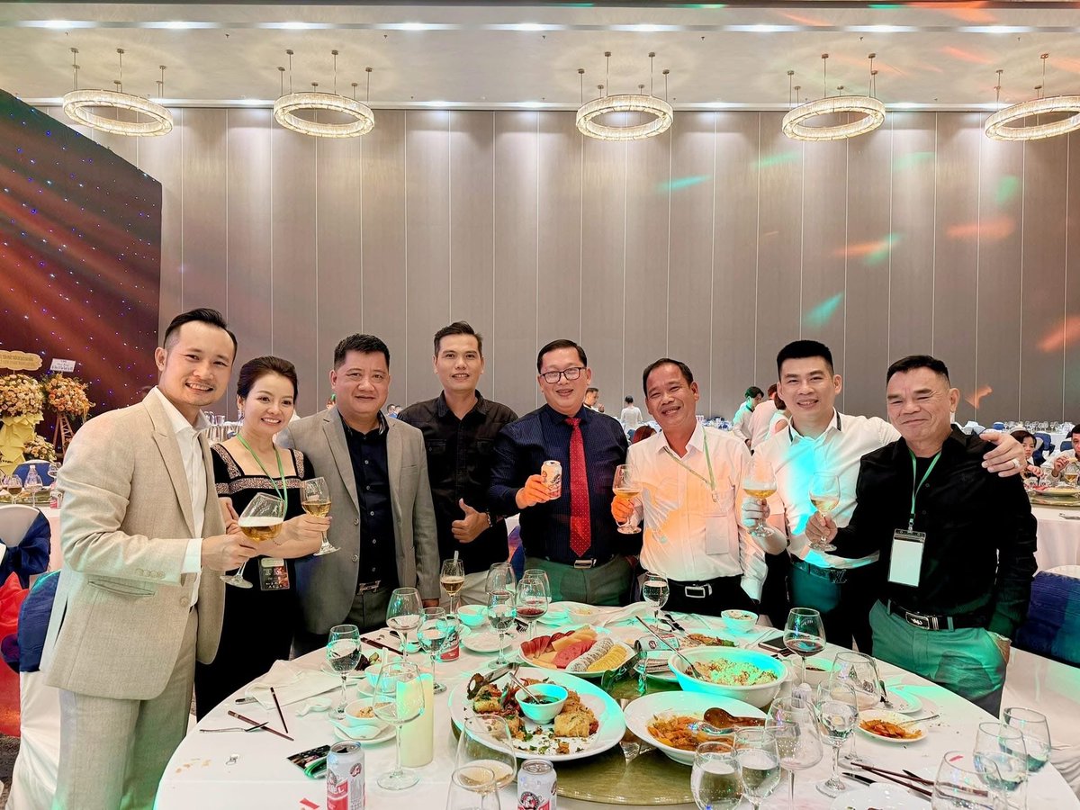 lengocnhat43's tweet image. 💐Chúc mừng ngày doanh nhân Việt Nam.
📝13/10/1945-13/10/2025
#paceuniversity #club5am #doanhnhanvietnam #Vietnamesebusinessman #business