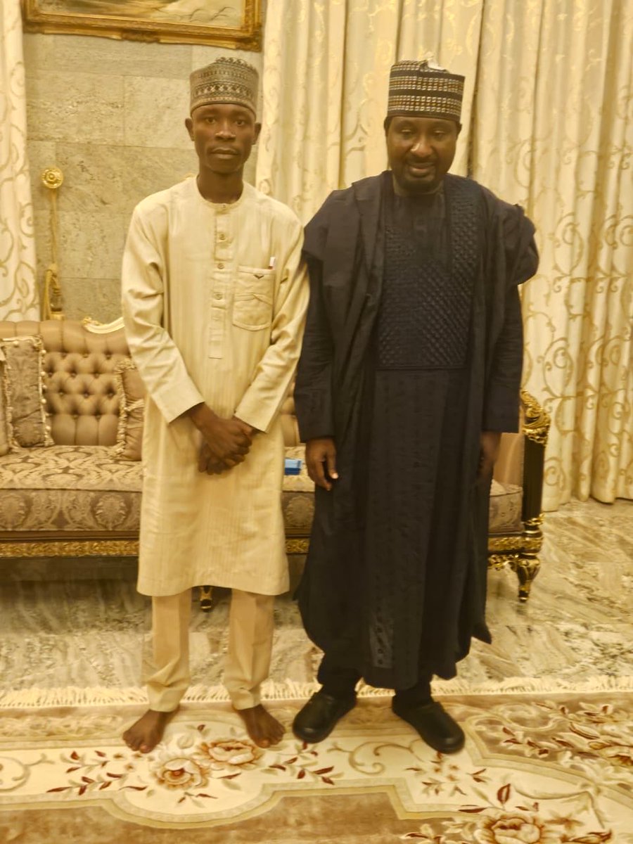 Mustyysp's tweet photo. It was a pleasure meeting with the deputy senate president  an icon of hope for a better and prosperous Nigeria we look forward to a more better leadership style and dividends of democracy if president bola Ahmed tunibu is given a second chance to @barauijibrin https://t.co/j25EkeSOCM