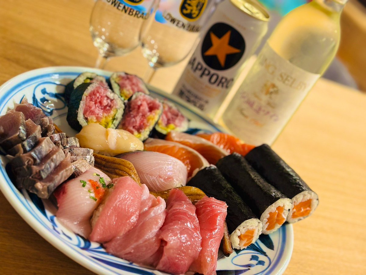 おはよー世界🙋‍♂️

✧⛩️聖地巡礼⛩️✧
🌏世界文化遺産🌏
手作り市やってたからふらっと散策🏃💨

定番のやきもちと🍵☕️名水使ってるからか美味しかった😙
Kiry's Muffin🥧も絶品😋✨
ロピアすーしー🍣も爆食しました💪

今月の健康診断大丈夫かな？🤔ʬʬʬ
身長伸びてると良きやけど🥳ꉂꉂꉂꉂ