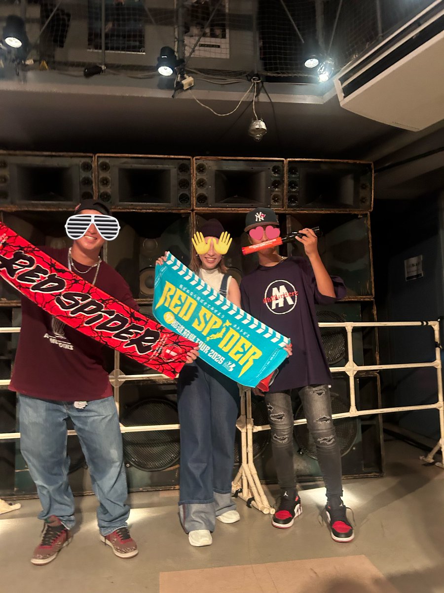 yokaroo_mon's tweet photo. レッドスパイダー佐賀公演、熱気やばかった😂家族で現場行けるダンスって本当にありがたい😭子供達同じ世代の子達とも初見でめちゃくちゃ仲良くなってたし🤣見てて楽しかった🤣来年また待ってます🥹‼️そして疲れてるはずなのに、笑顔で写真撮ってくれるジュニア君が神😭‼️＃REDSPIDER_JR ＃全身汗汁 https://t.co/9qnVnl8oXw