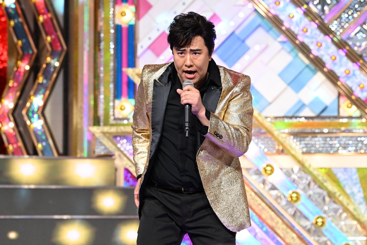ariyoshinokabe's tweet photo. #有吉の壁 明日水曜よる7時

豪華スター大集結SP
番組開始から10周年を祝して
ご本人登場選手権の名作を大公開！

超人気歌手🍏やあのレジェンドがまさかの登場！？

歌とダンスと笑いを全力でお届け！
最上級にかわいい＆面白い壁芸人たちをお見逃しなく

▼予告公開中
https://t.co/hJ5a9Y6gGZ https://t.co/mwhwhr9PTX