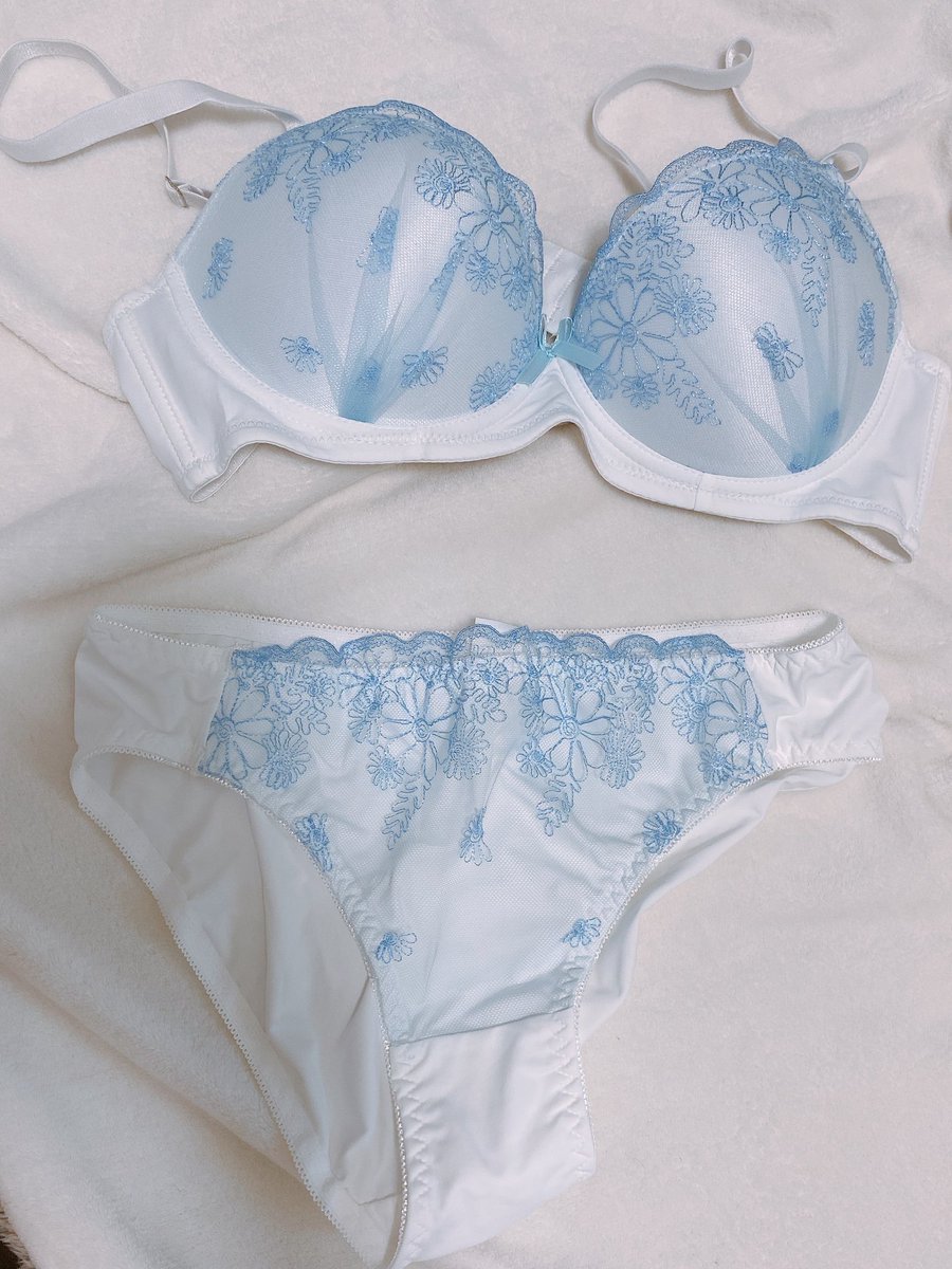 今お売りできるパンツです💐
欲しい方いたらDMお待ちしてます🐰♡

#下着売ります
#パンツ売ります
#ブラ売ります
#売り子
#下着売り子
#下着販売