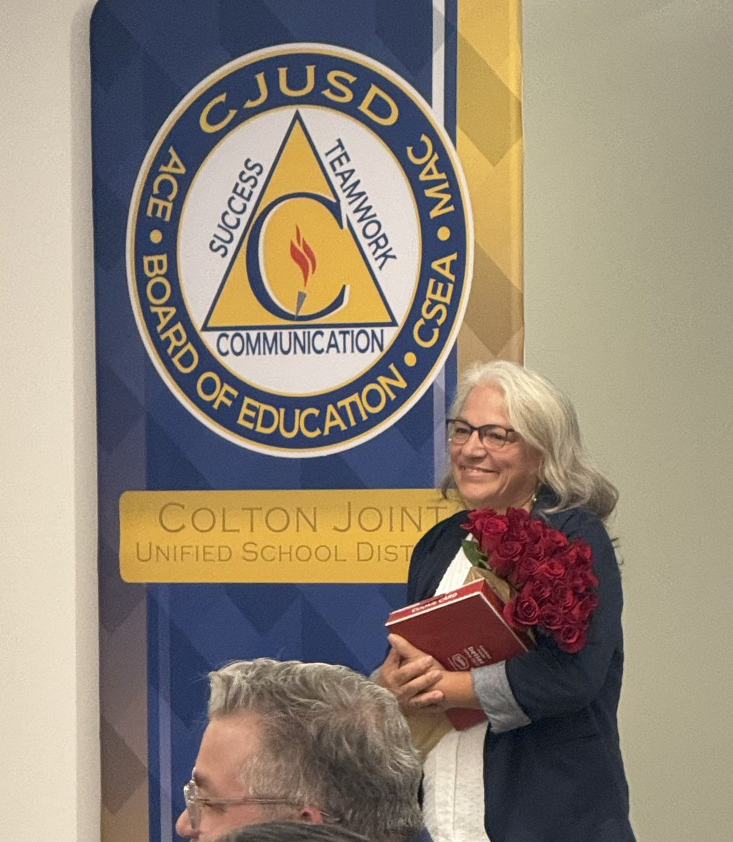 Congratulations Mrs. Mendez on receiving management employee of the month! Well deserved!