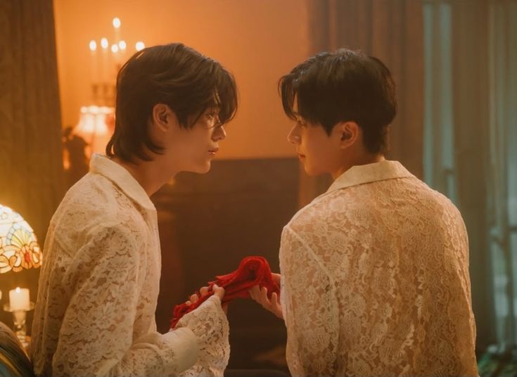 _byCooper's tweet image. Entonces deberé continuar mirándote de esa forma...para que sigas suspirando por mi.