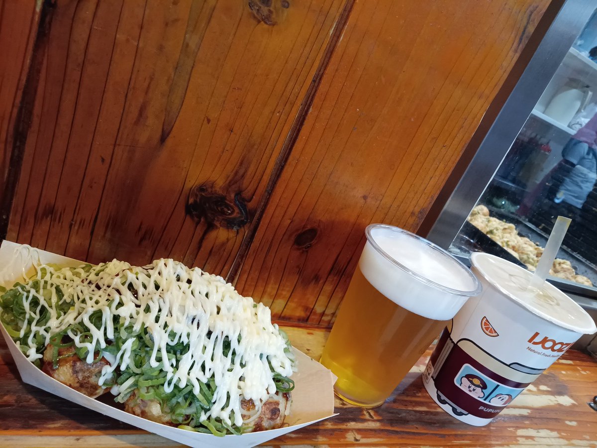 sudou87415569's tweet image. #はなだこ #たこ焼きにビールはマストでしょ
せっかく梅田まで行ったのではなだこ食べてきた⸌⍤⃝⸍⸌⍤⃝⸍⸌⍤⃝⸍美味い